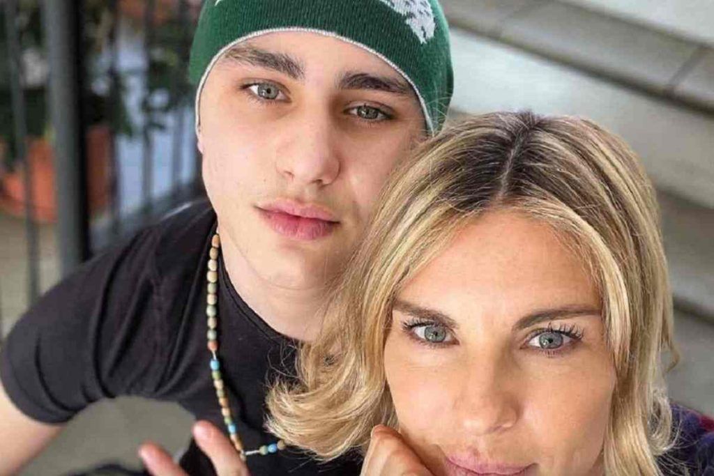 Martina Colombari La Lite Con Il Figlio Davanti Agli Occhi Di Tutti