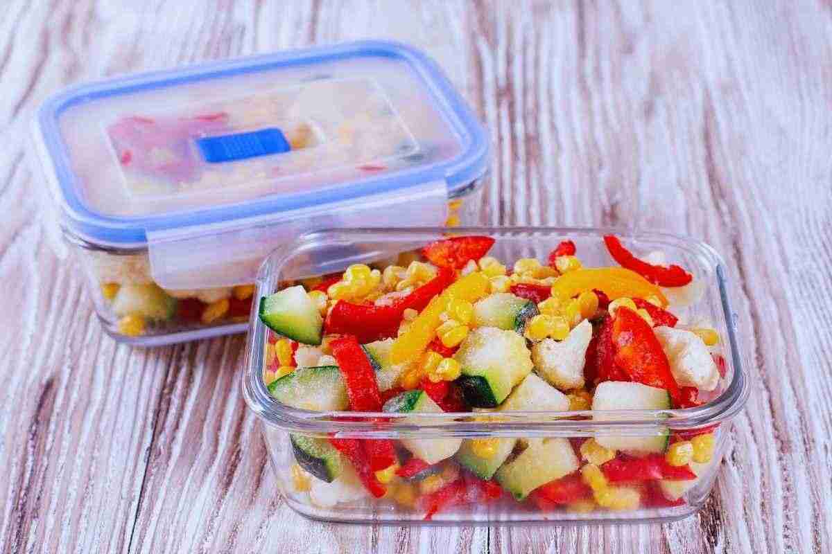 Tupperware contenitori col cibo